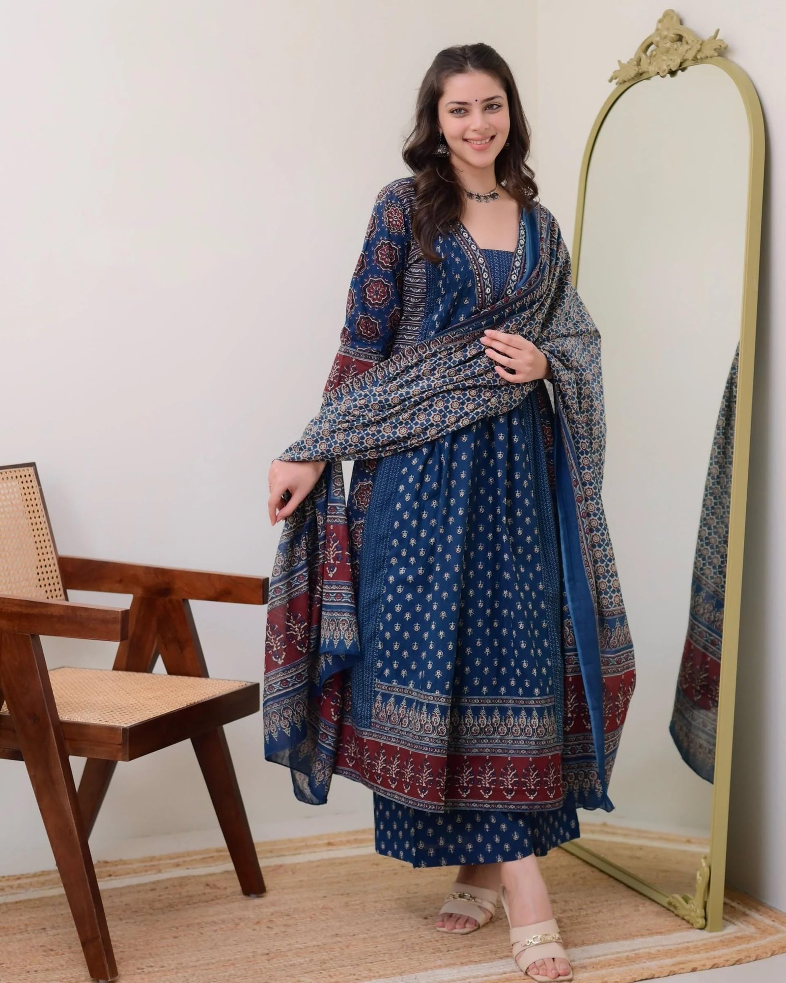 KLOSIA Women Printed Anarkali Kurta and Pant Set with Dupatta Teal Blue