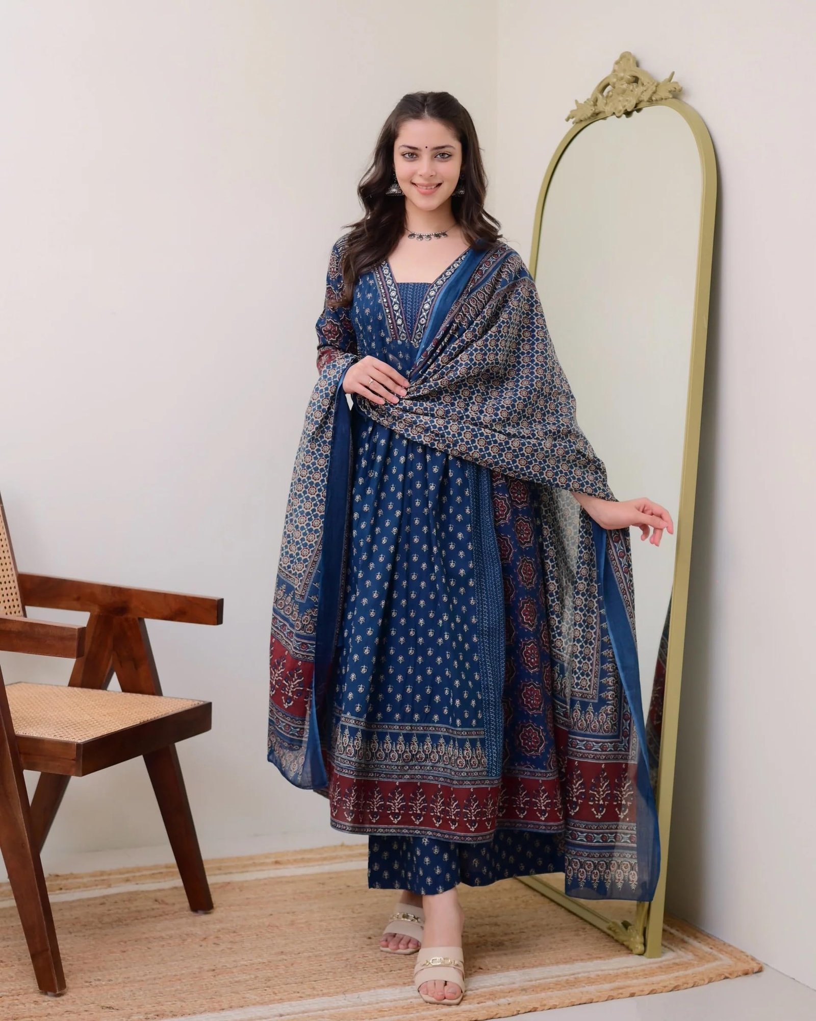 KLOSIA Women Printed Anarkali Kurta and Pant Set with Dupatta Teal Blue