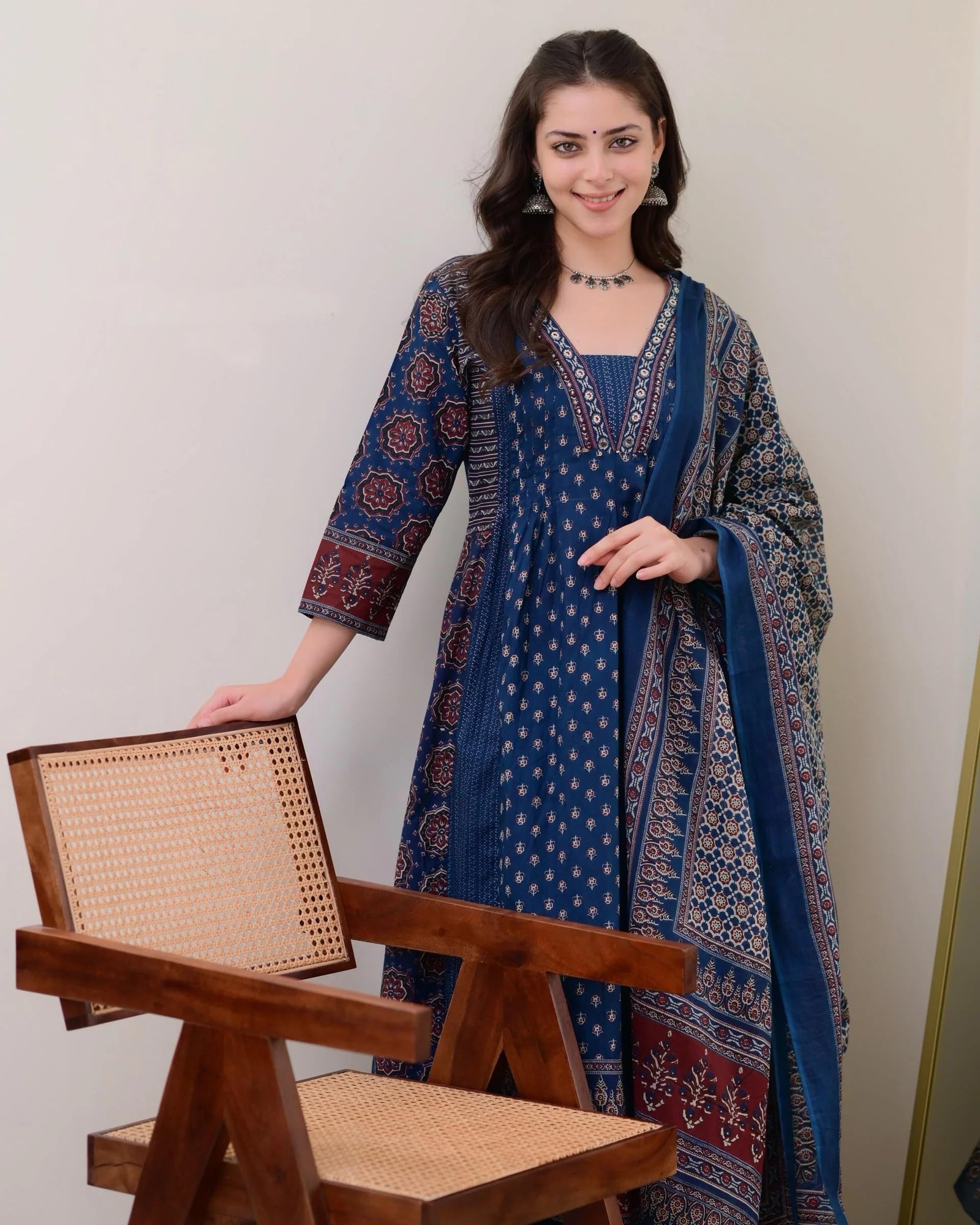 KLOSIA Women Printed Anarkali Kurta and Pant Set with Dupatta Teal Blue