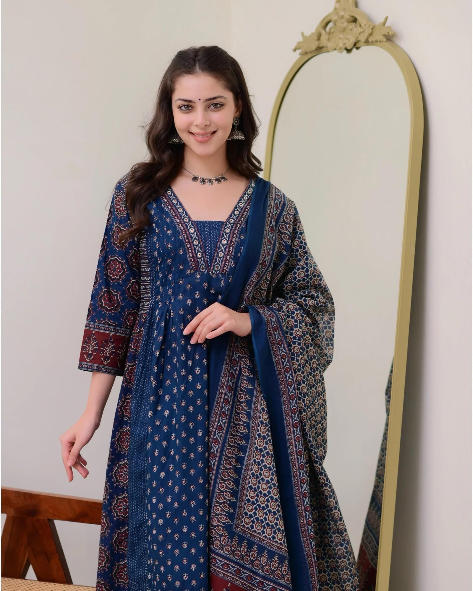 KLOSIA Women Printed Anarkali Kurta and Pant Set with Dupatta Teal Blue